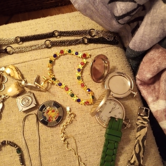 Stay Over 50 Piece Vintage And Costume Jewelry Lot - Picture 12 of 15